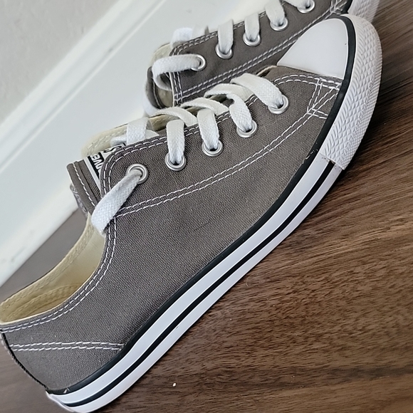 Converse - Picture 2 of 4